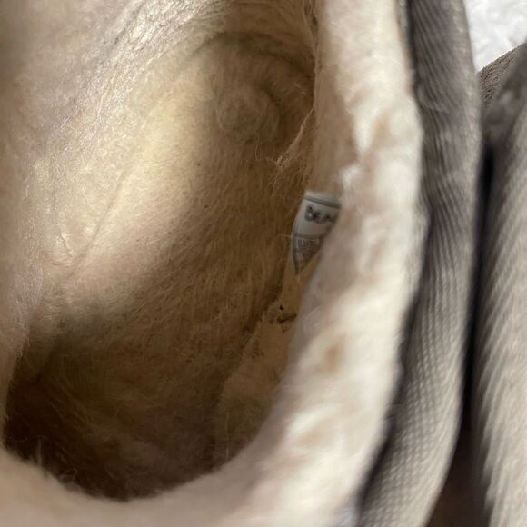 BEARPAW
WOMENS RETRO SHORTY LEATHER SUEDE TAUPE PLATFORM FUR BOOT SZ10 - Picture 14 of 16